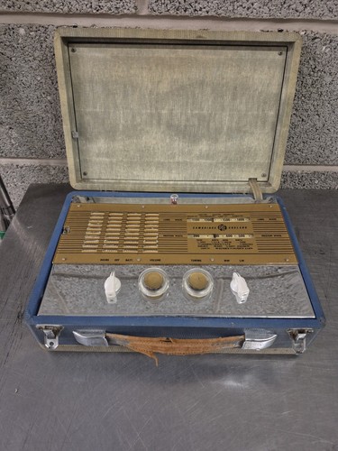 Pye portable valve - portable, radio