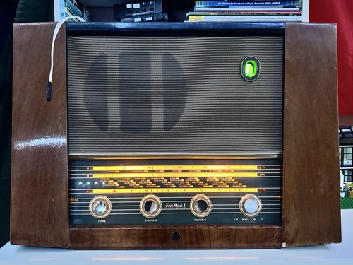 Pye fenman valve radio - pye,